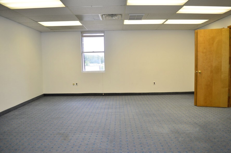 More Photos Of 820 S White Horse Pike, Hammonton Medical For Lease