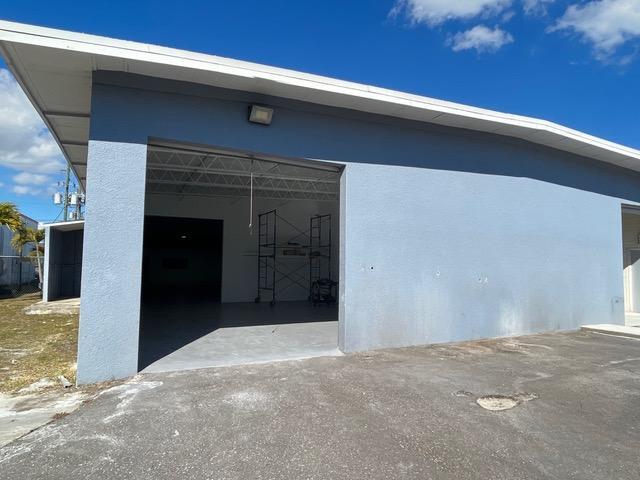 More Photos Of 2850-2852 47th Ave N, Saint Petersburg Warehouse For Sale