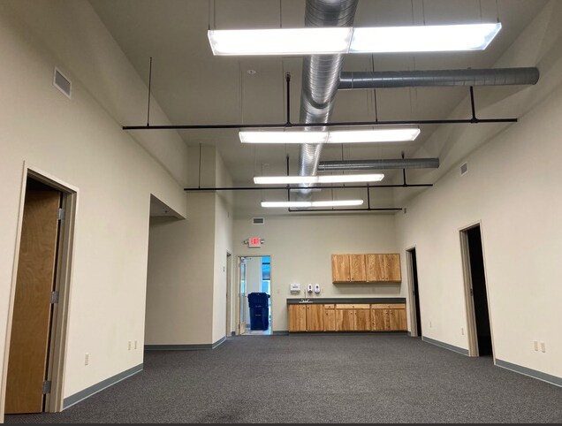 More Photos Of 620 E Green Bay Ave, Saukville General Retail For Lease