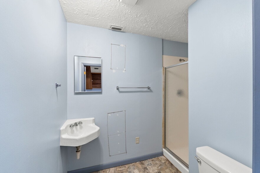 More Photos Of 215 W 6th St, Panama City Medical For Lease