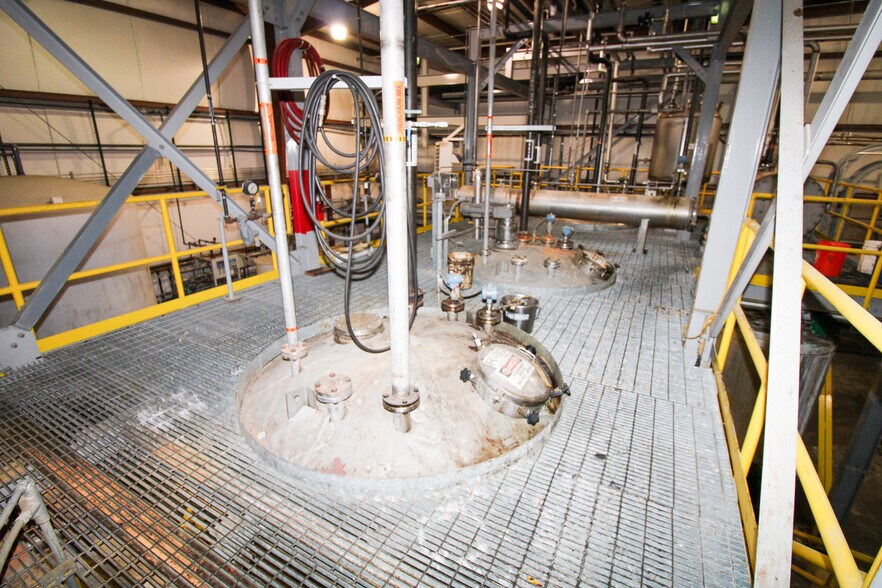 More Photos Of 5640 44th Ave S, Clinton Industrial For Sale
