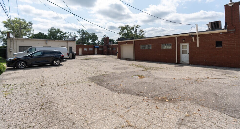 More Photos Of 18101-18111 E Warren Ave, Detroit Medical For Sale