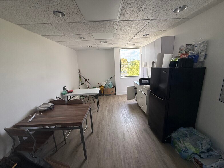 More Photos Of 7710 NW 71st Ct, Tamarac Medical For Lease