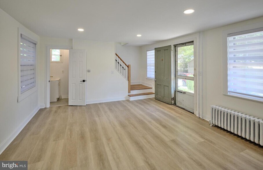More Photos Of 12-20 W Bridge St, New Hope Storefront For Sale