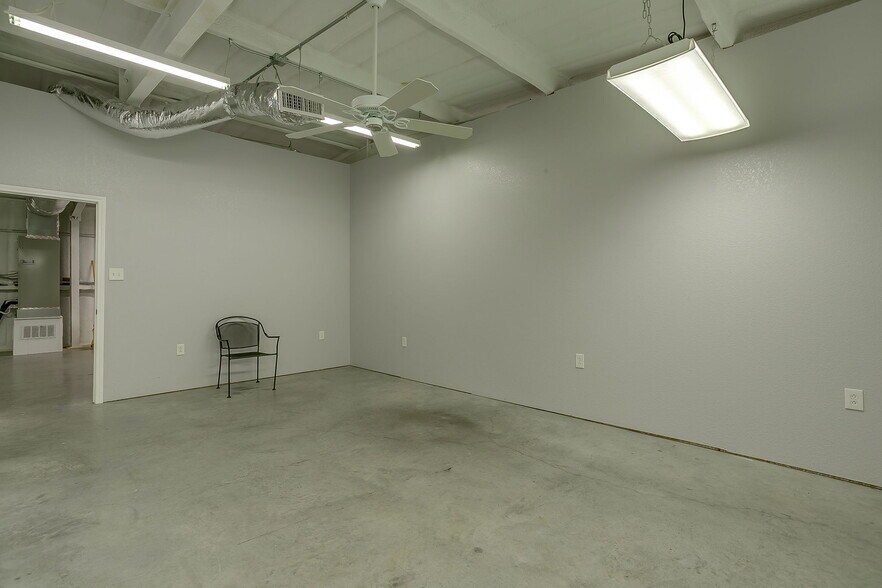 More Photos Of 13300 Cleburne Hwy, Cresson Industrial For Sale