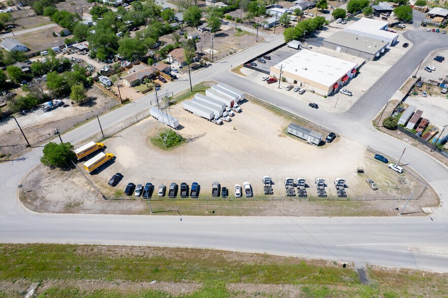 More Photos Of 1330 Seaboard Dr, San Antonio Land For Lease