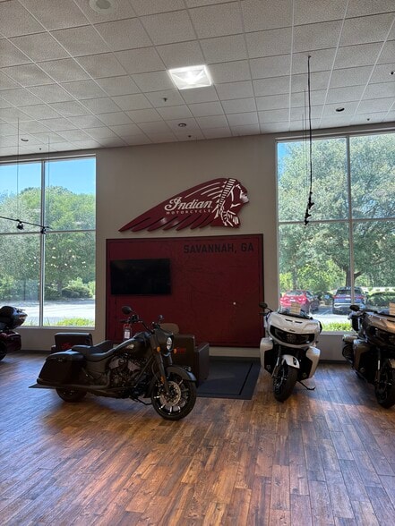 More Photos Of 6 Gateway Blvd W, Savannah Auto Dealership For Sale