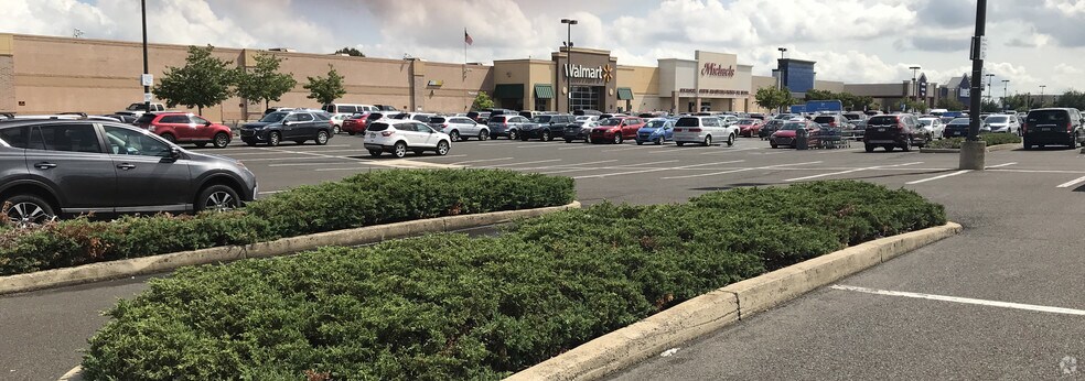 More Photos Of 9701 Roosevelt Blvd, Philadelphia Unknown For Lease