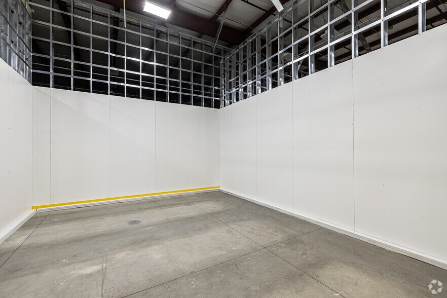 More Photos Of 299 Industrial Ln, Torrington Distribution For Lease