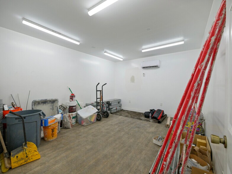 More Photos Of 2215 Randolph St, Huntington Park Manufacturing For Sale