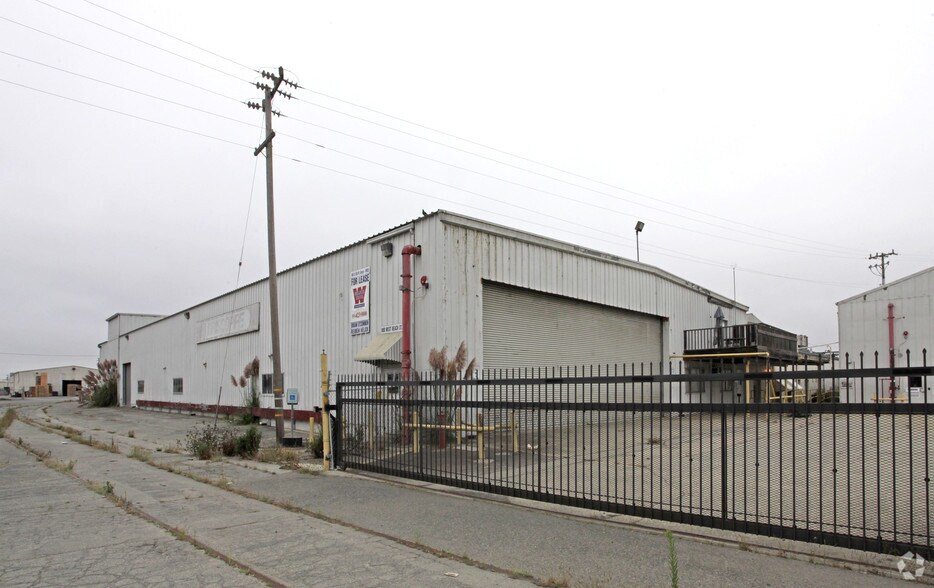 More Photos Of 880 W Beach Rd, Watsonville Warehouse For Sale