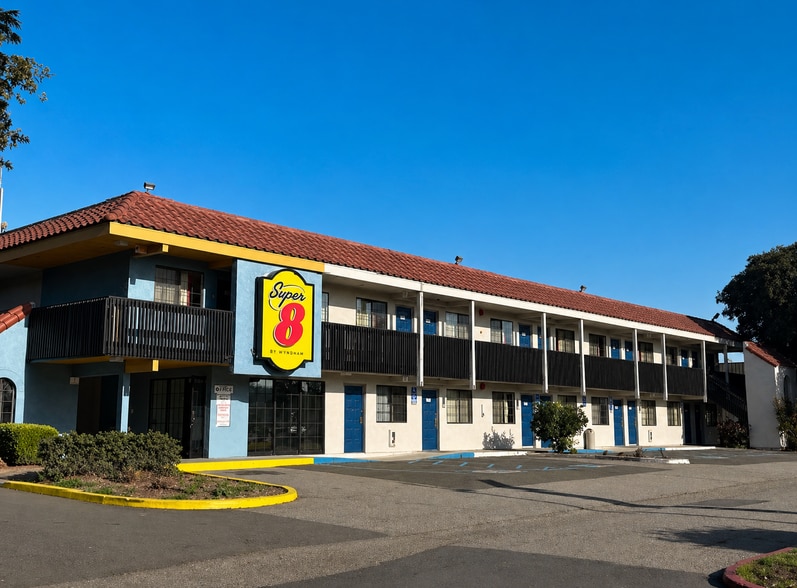 Primary Photo Of 1368 N McDowell Blvd, Petaluma Hotel For Sale