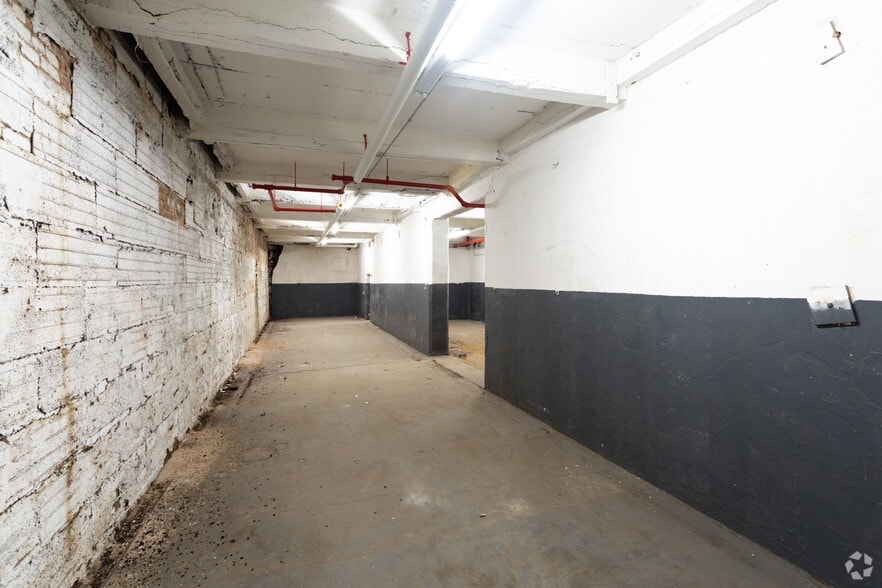 More Photos Of 31-33 School St, Yonkers Warehouse For Lease