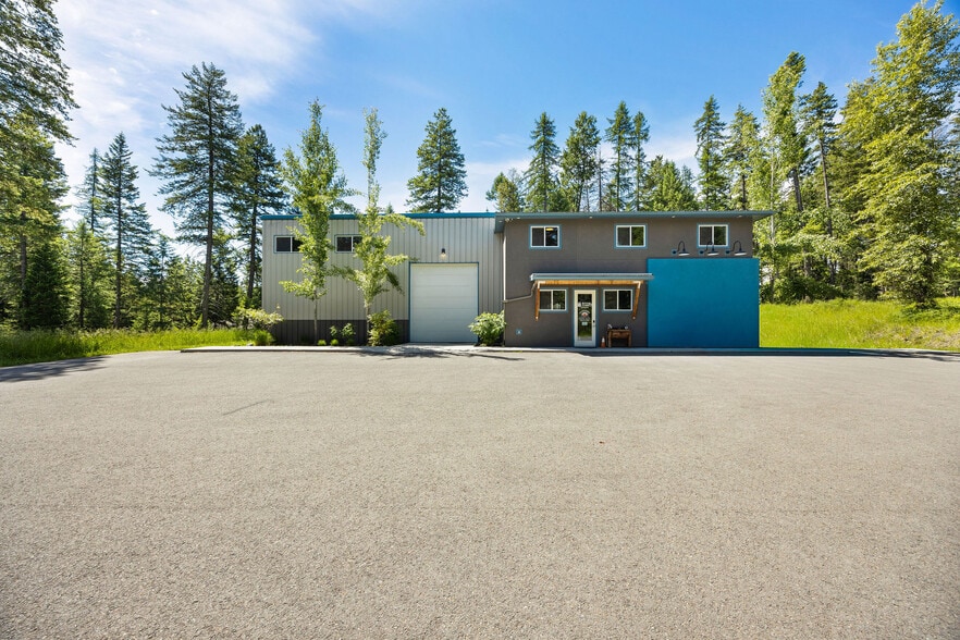 More Photos Of 112 E Blanchard Lake Rd, Whitefish Warehouse For Lease