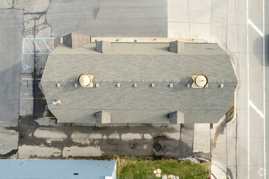 More Photos Of 33030 Northwestern Hwy, West Bloomfield Freestanding For Sale