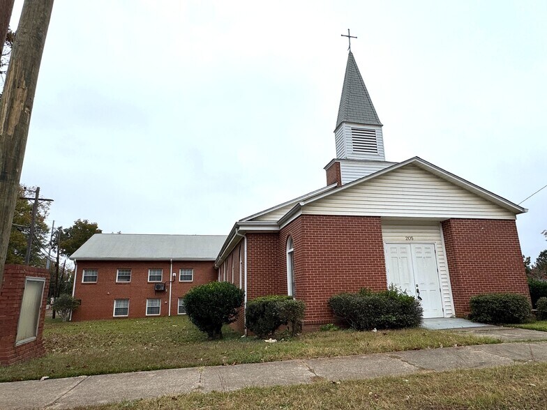 More Photos Of 205 Spalding St, Griffin Religious Facility For Sale