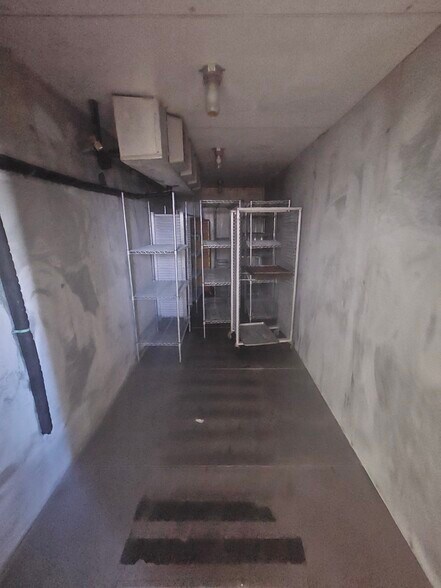 More Photos Of 130-134 Main St S, Cambridge Restaurant For Sale