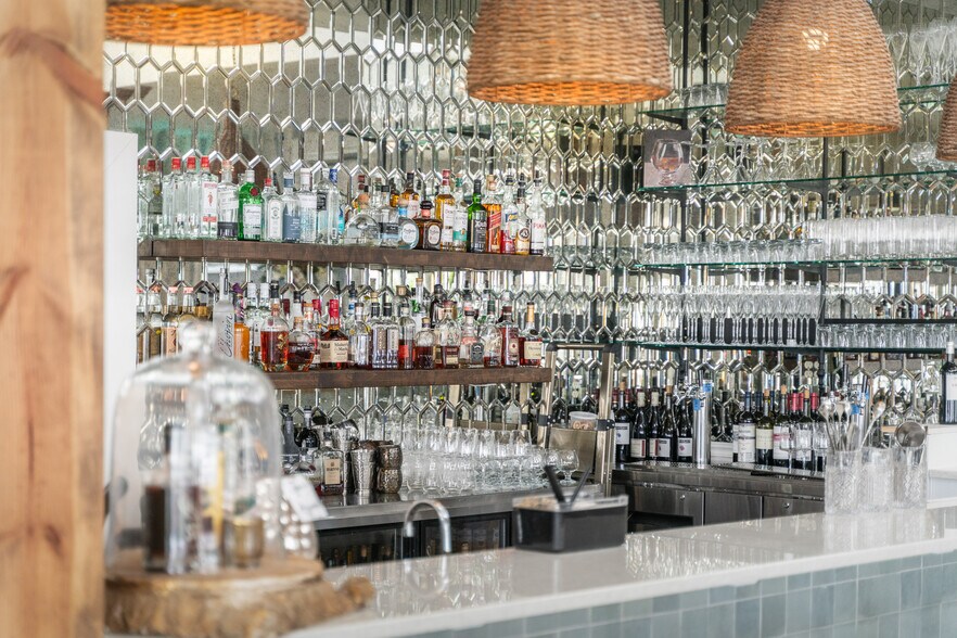 More Photos Of 738 E Main St, Belhaven Hotel For Sale