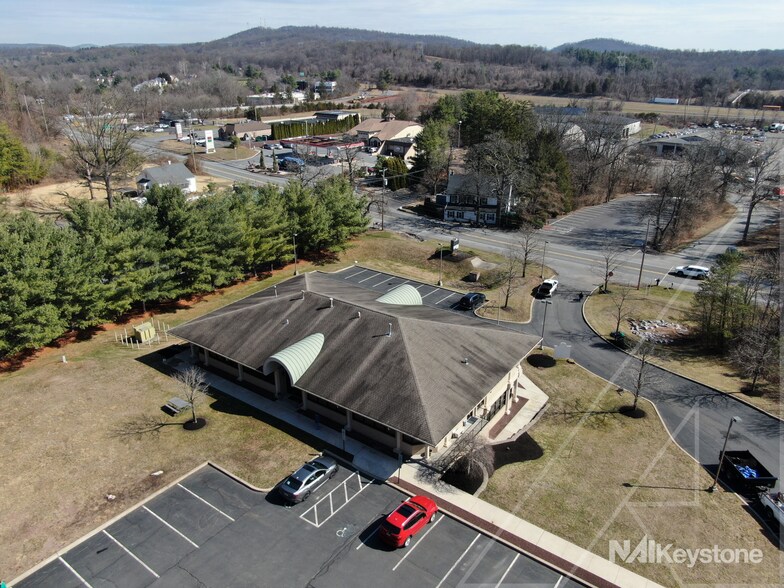 More Photos Of 2433 Morgantown Rd, Reading Office For Lease