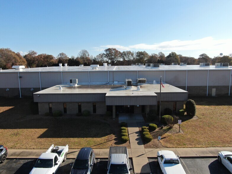 More Photos Of 974 W Main St, Alamo Manufacturing For Lease