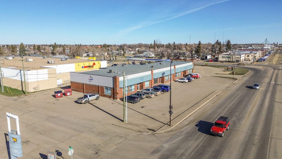 More Photos Of 4602 50 St, Stettler Light Manufacturing For Sale