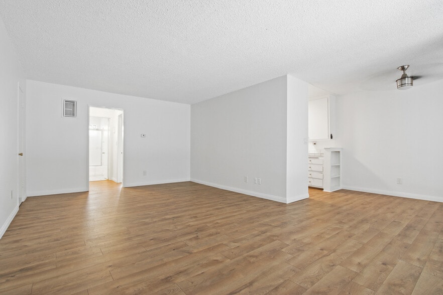 More Photos Of 3625 Mentone Ave, Los Angeles Apartments For Sale