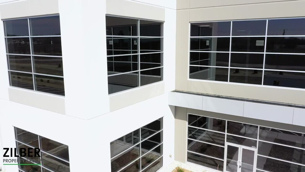 Primary Photo Of W210N12805 Gateway Xing, Germantown Distribution For Lease