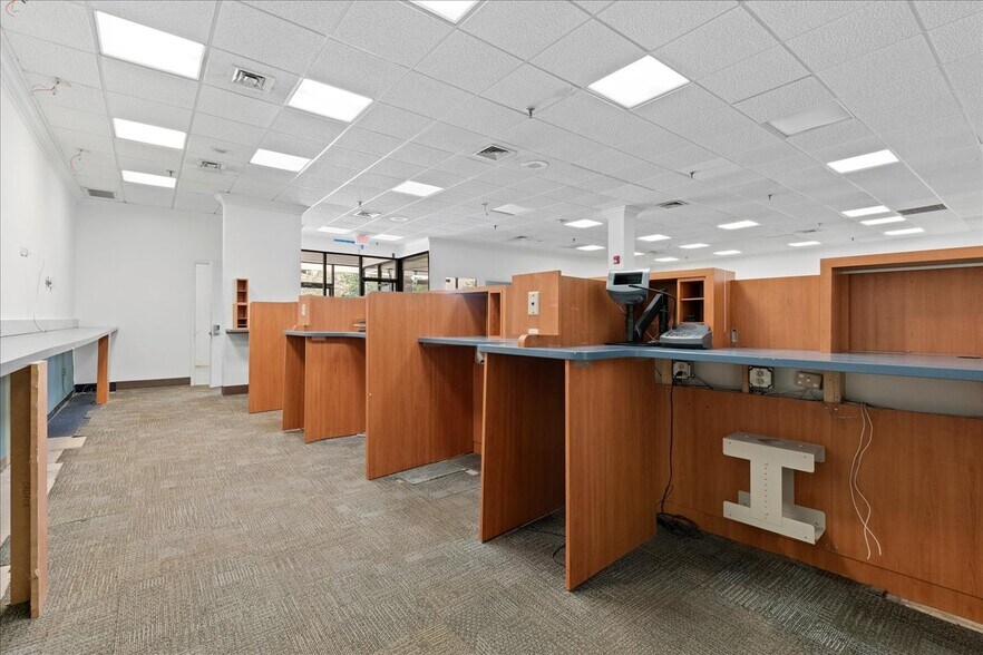 More Photos Of 431 Route 513, Califon Supermarket For Lease