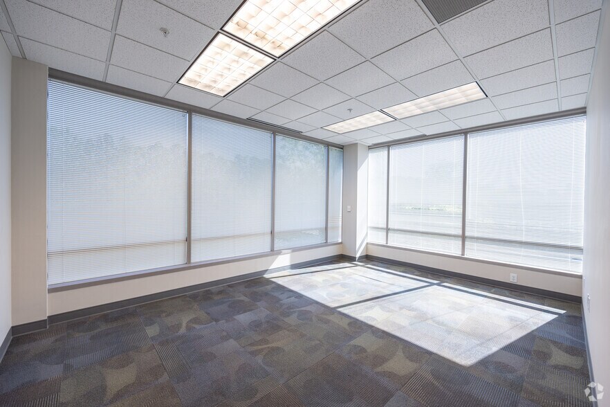 More Photos Of 925 North Point Pky, Alpharetta Coworking Space