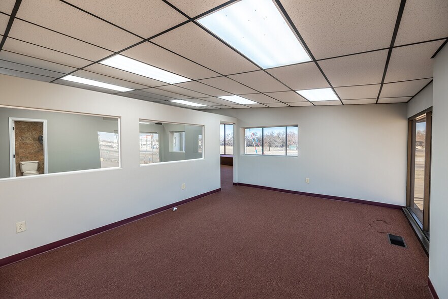 More Photos Of 11209 W Kellogg, Wichita Auto Dealership For Sale