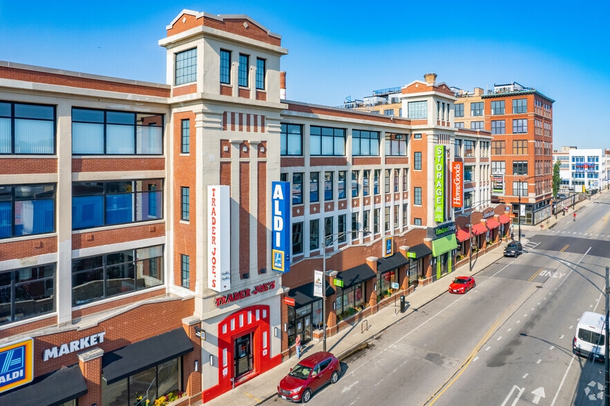 More Photos Of 1836-1840 N Clybourn Ave, Chicago Loft Creative Space For Lease