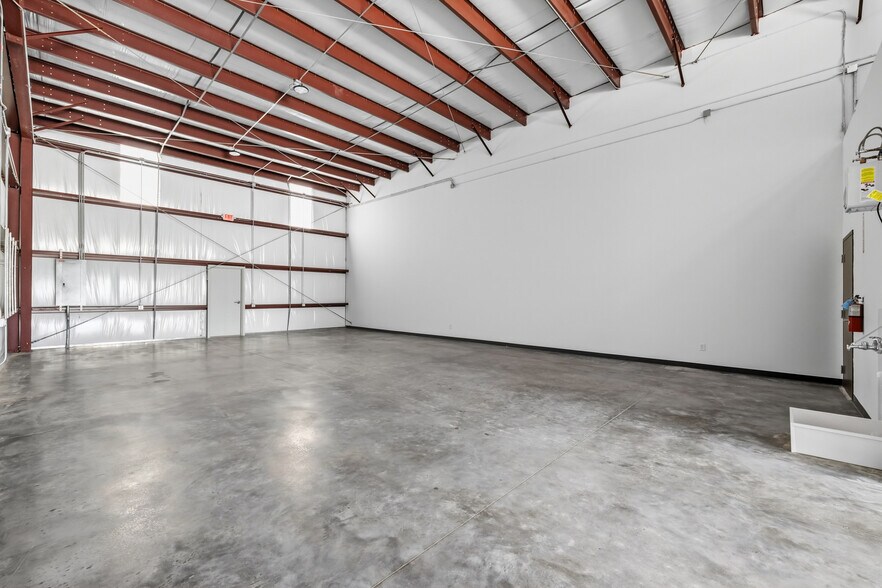 More Photos Of 1100 E Whitewing Ave, McAllen Light Distribution For Lease