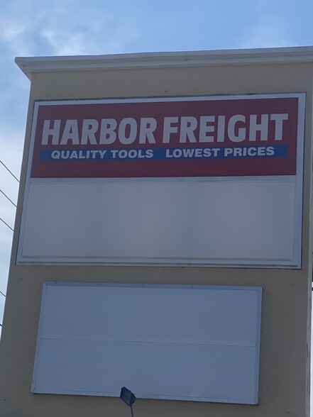 More Photos Of 6425-6441 US Highway 19, New Port Richey Unknown For Lease