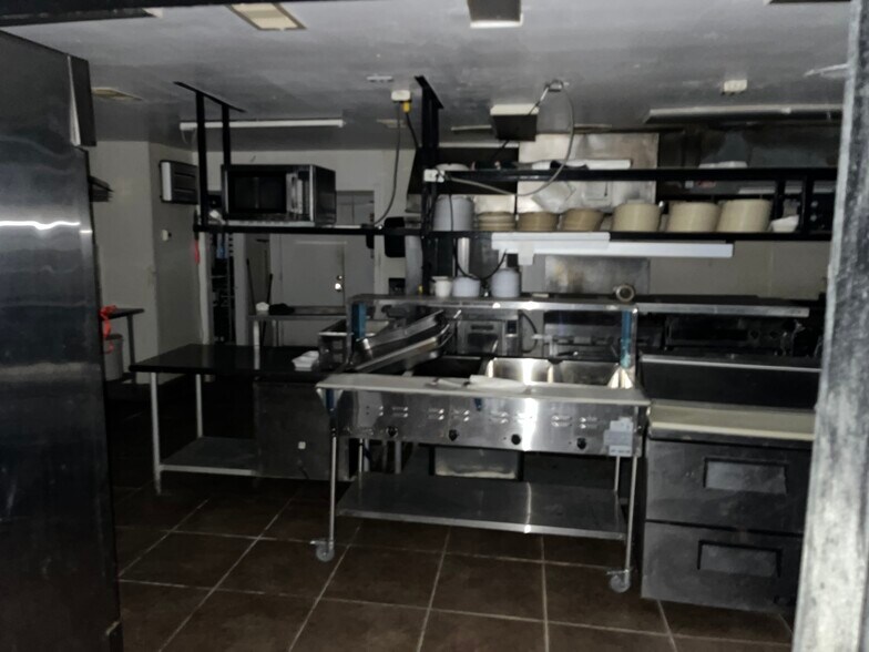 More Photos Of 607 4th St NW, Red Bay General Retail For Sale