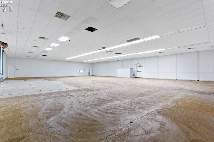 More Photos Of 46400 Telegraph Rd, Amherst Freestanding For Sale