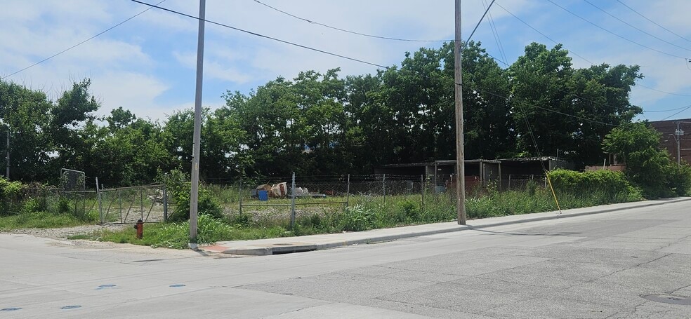 More Photos Of 800 Forest Avenue, Kansas City Land For Sale