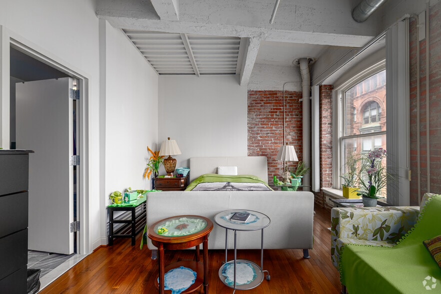 More Photos Of 311-313 W Baltimore St, Baltimore Apartments For Sale