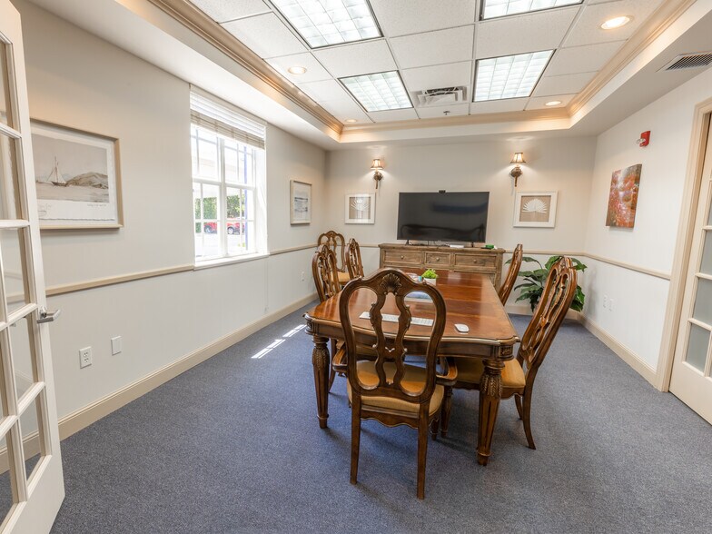 More Photos Of 1555 Indian River Blvd, Vero Beach Medical For Lease