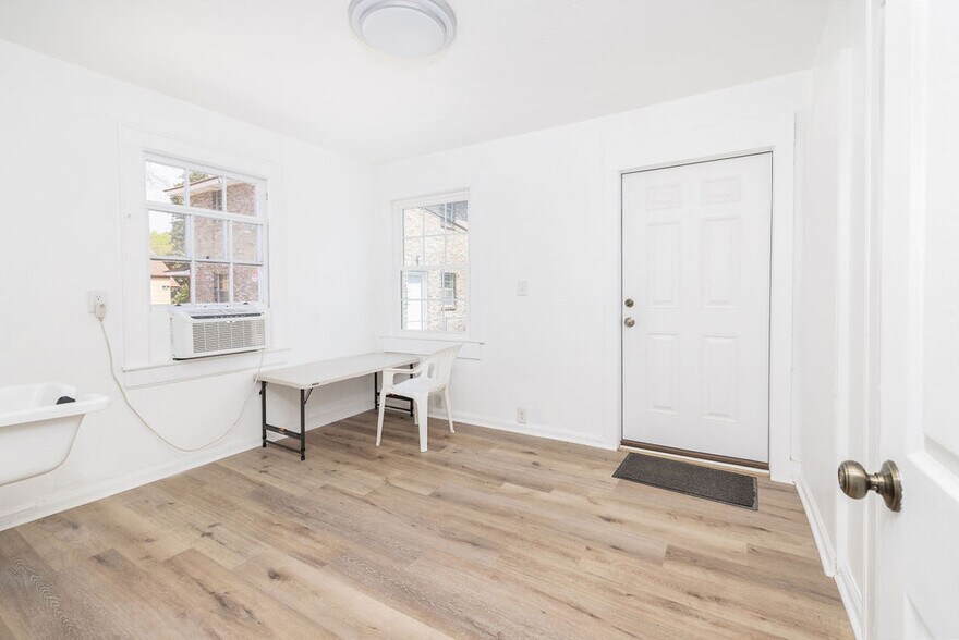 More Photos Of 3956 Rivers Ave, Charleston Office For Sale