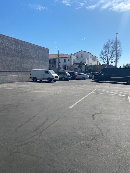 More Photos Of 12501 Philadelphia St, Whittier Office For Sale