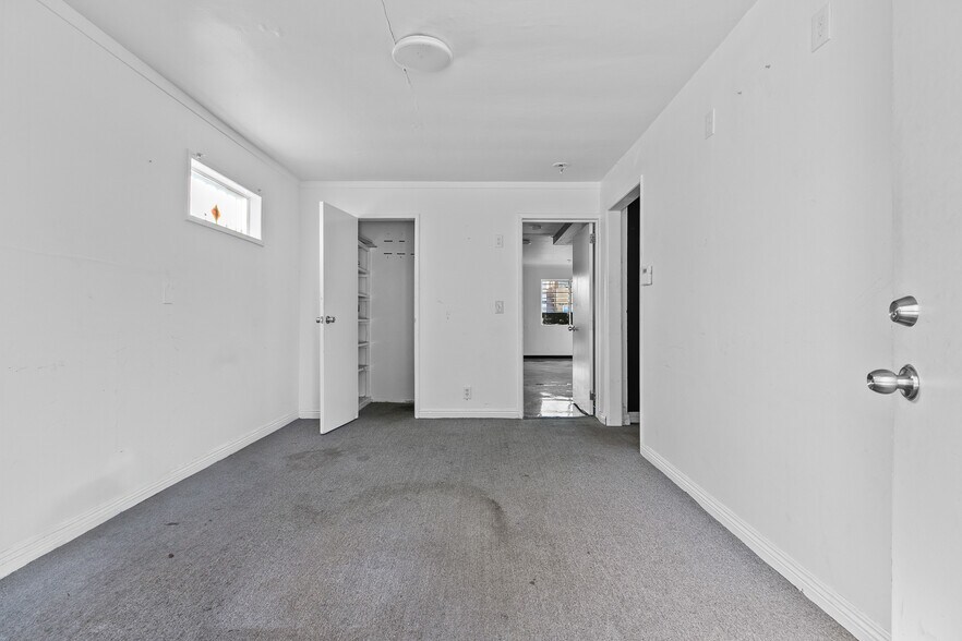 More Photos Of 5520-5522 Cahuenga Blvd, North Hollywood Freestanding For Sale