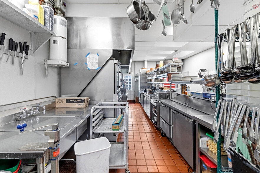 More Photos Of 664 Grand Ave, Saint Paul Storefront Retail Residential For Sale