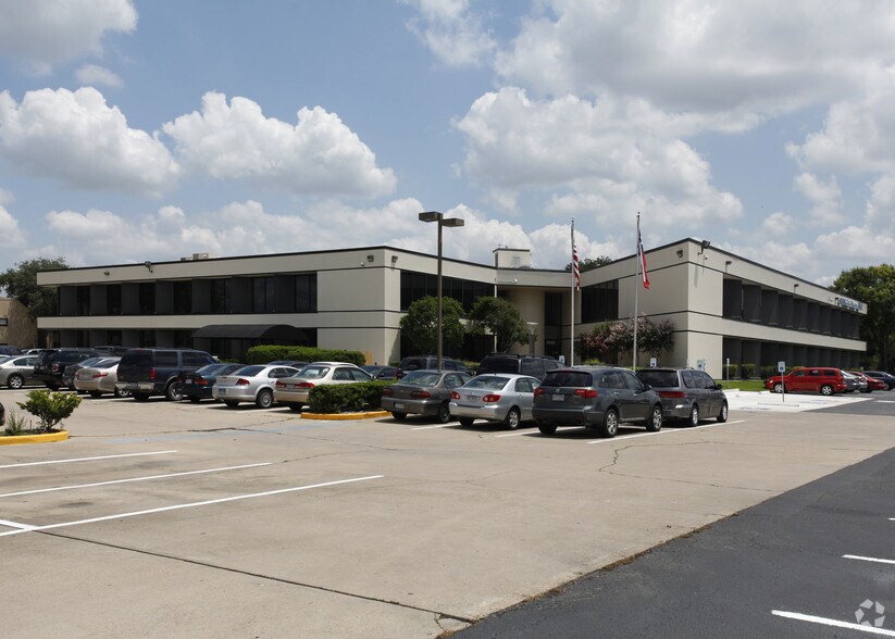 More Photos Of 2950 S Gessner Rd, Houston Office For Lease
