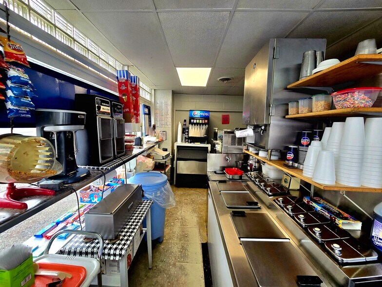 More Photos Of 301 Main St, Fairfax Fast Food For Sale