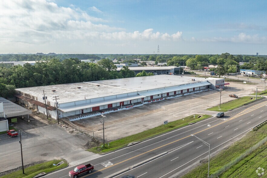 More Photos Of 3404 Moffett Rd, Mobile Distribution For Lease