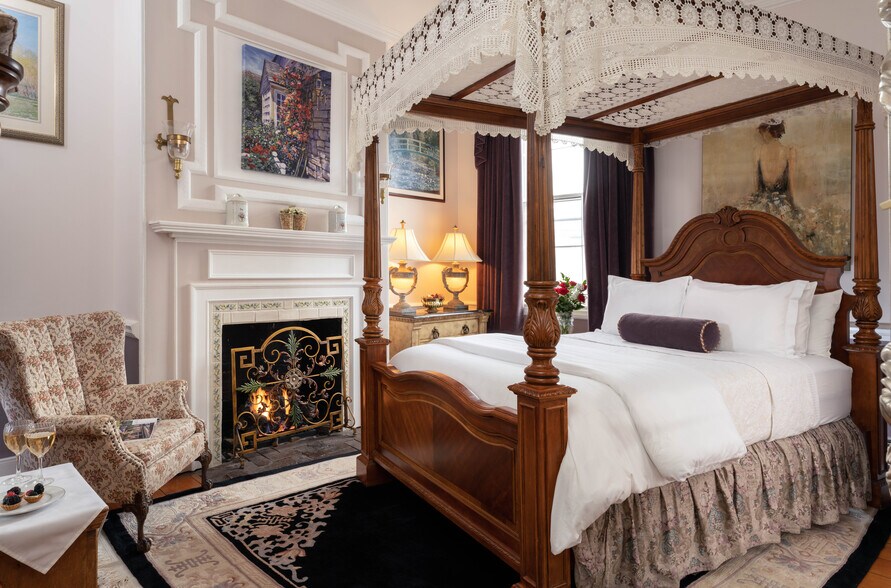 More Photos Of 28 W Bridge St, New Hope Hospitality For Sale