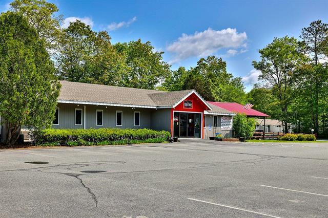 More Photos Of 20 Public Way, Quechee Restaurant For Sale