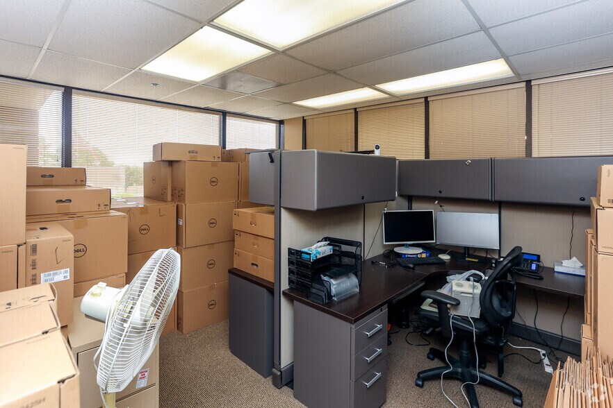 More Photos Of 3301 Golden Rd, Tyler Office For Lease
