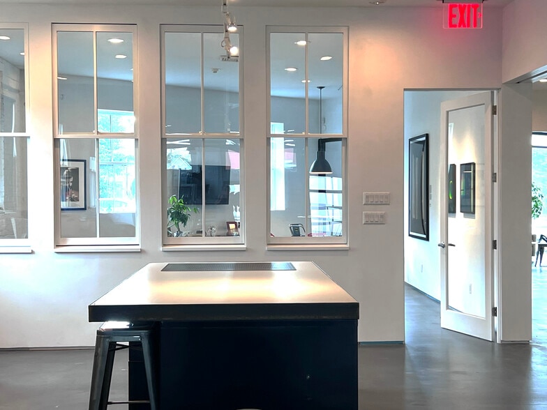 More Photos Of 76 Prince St, Kingston Storefront Retail Office For Sale