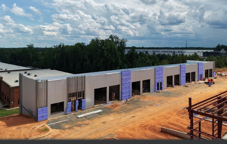 More Photos Of 10836 Clear Creek Commerce Dr, Mint Hill Unknown For Lease